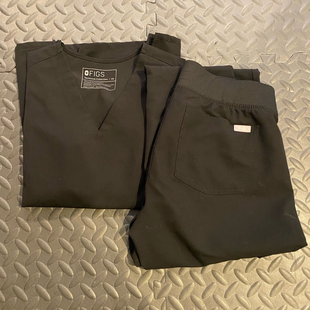 FIGS - Black Set, Casma Top, XS & Zamora Joggers, XS Reg